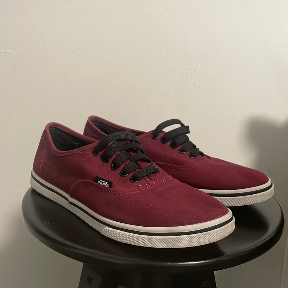 Maroon Vans Women’s 8